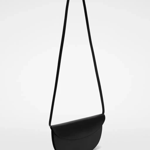 Curve Wallet With Strap