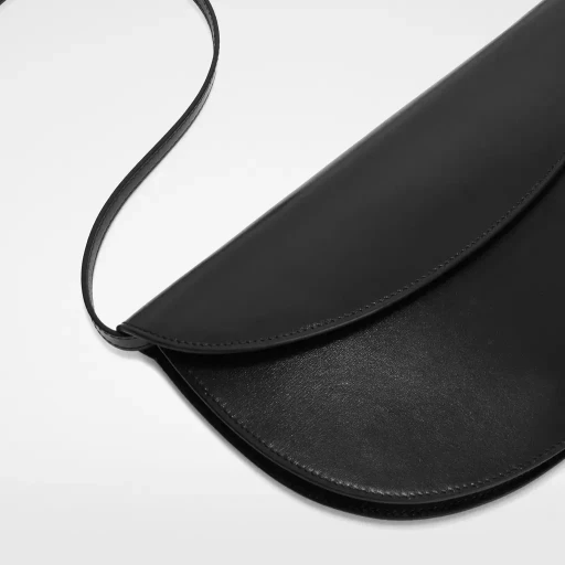 Curve Wallet With Strap