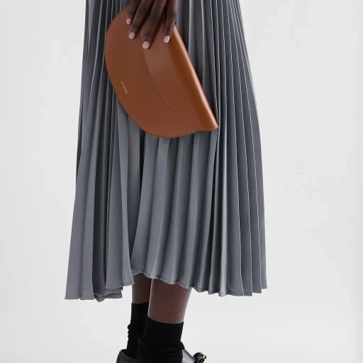 Curve Wallet With Strap
