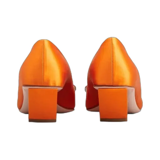 Roger Vivier Belle Vivier Pilgrim Buckle Embellished Pumps