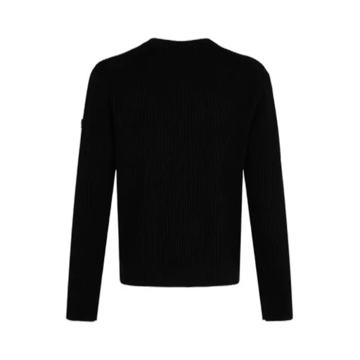 Long-Sleeved Round-Neck Sweater