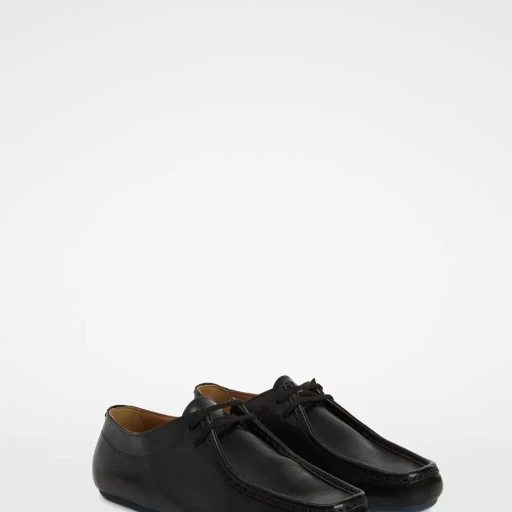 Hood Lace-Up Shoe
