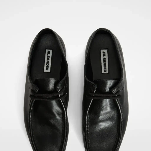 Hood Lace-Up Shoe