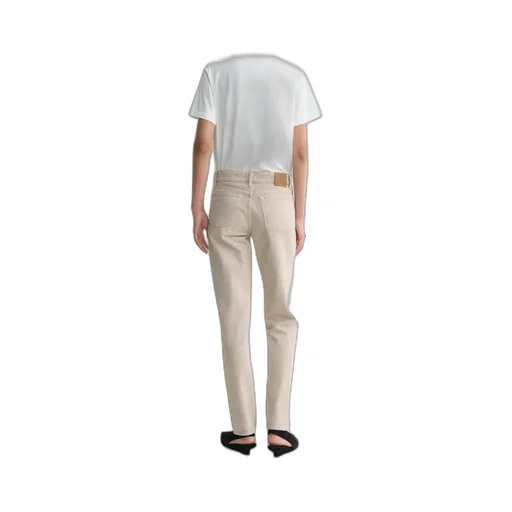 TotÊMe Low-Cut Tapered Jeans