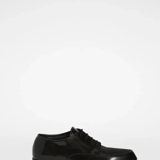 Lace-Up Shoe