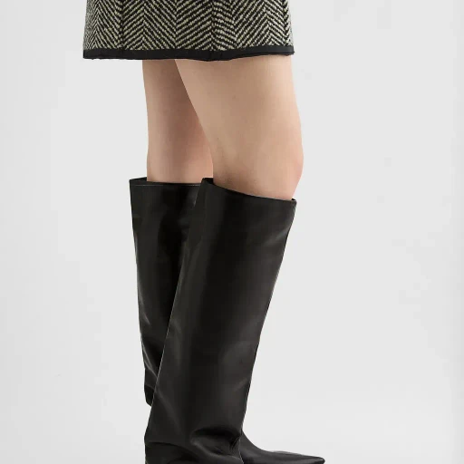 Knee Boot