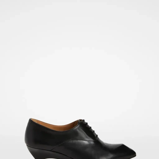 Lace-Up Shoe