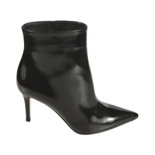 Gianvito Rossi Pointed-Toe Ankle Boots