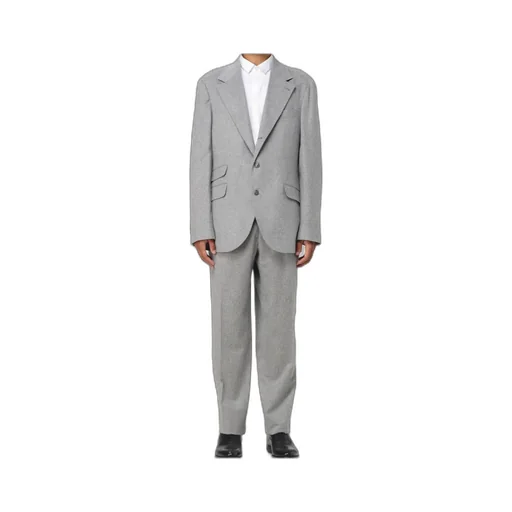 Long-Sleeved Suit