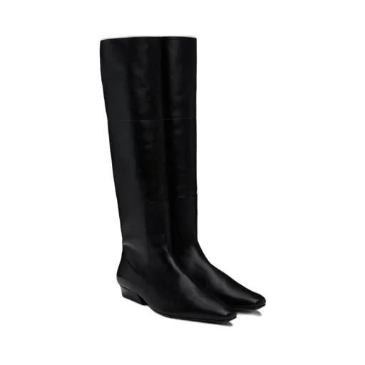 Pointed-Toe Boots