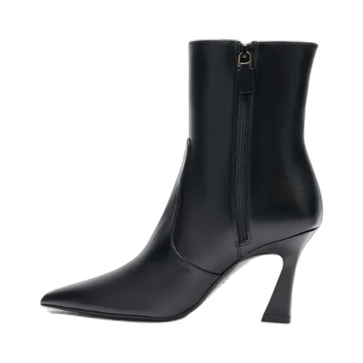 Pointed-Toe Leather Boots