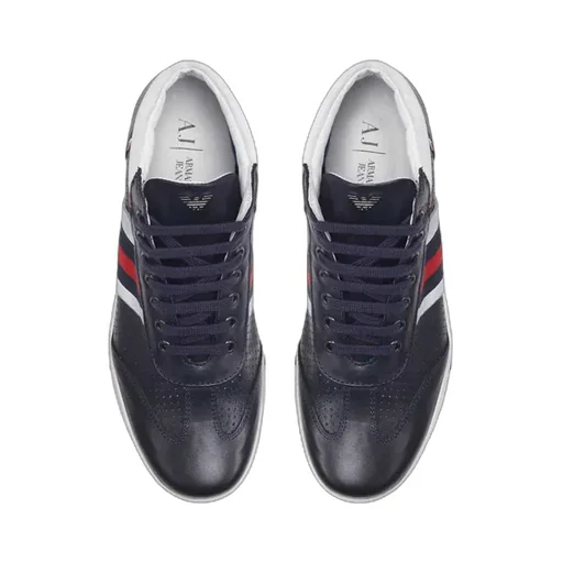 Logo Details Casual Sneakers