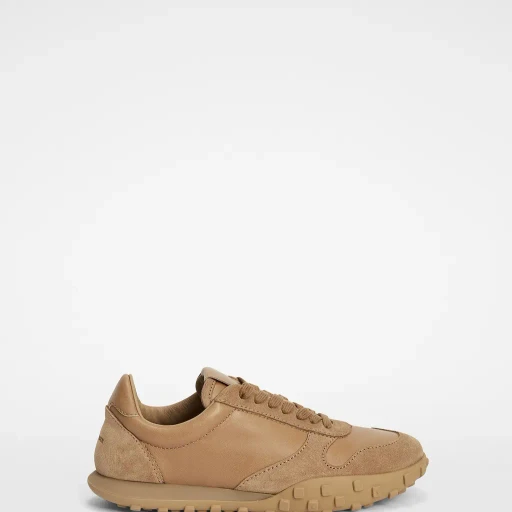 Moon Sneaker