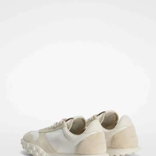 Moon Sneaker