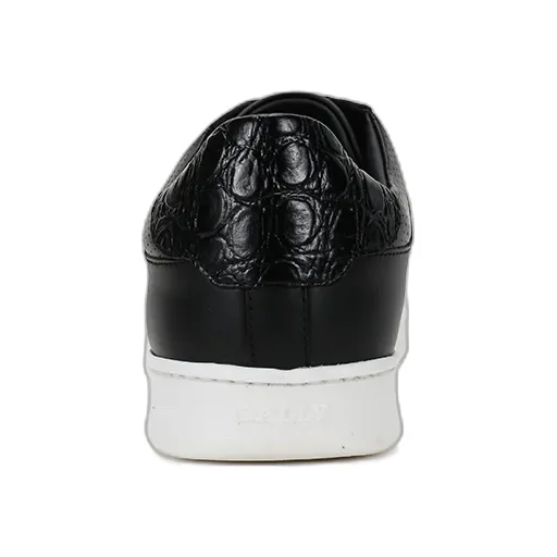 Logo-Plaque Low-Top Sneakers