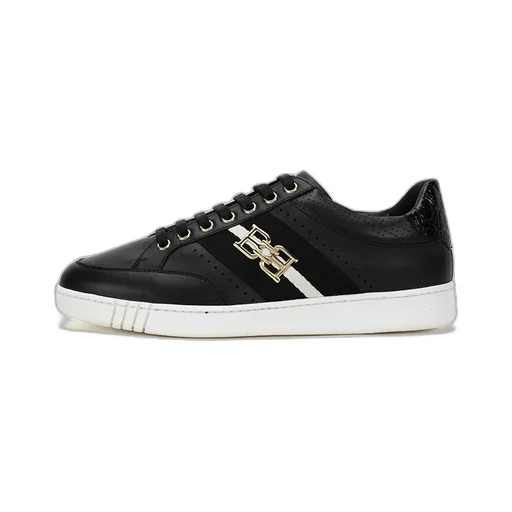 Logo-Plaque Low-Top Sneakers