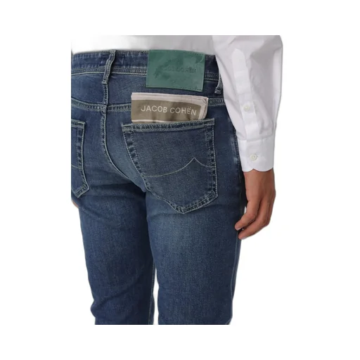 Belt-Loop Jeans