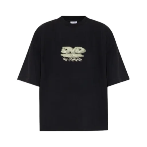 Short-Sleeved T-Shirt