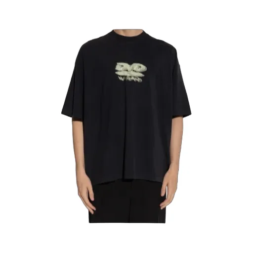 Short-Sleeved T-Shirt