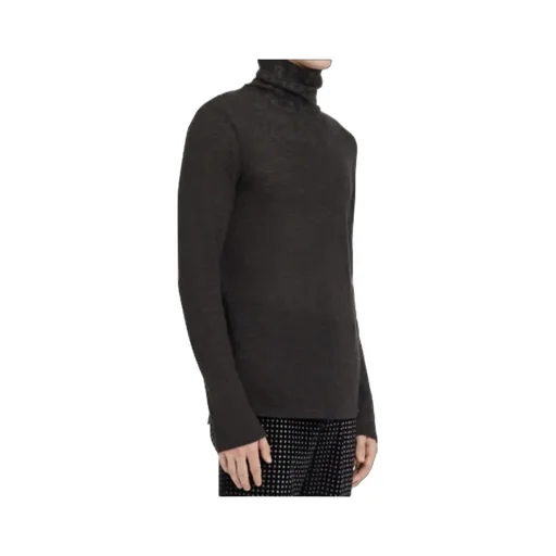 Long-Sleeved Turtleneck