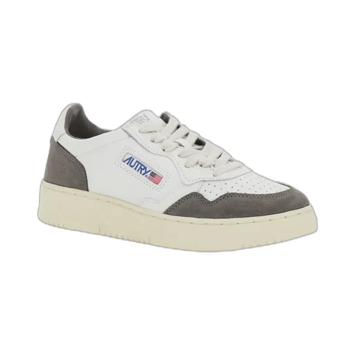 Medalist Low-Top Sneakers