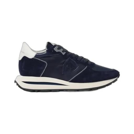 Lace-Up Casual Sneakers