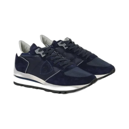 Lace-Up Casual Sneakers