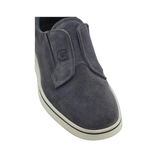 Slip-On Sneaker