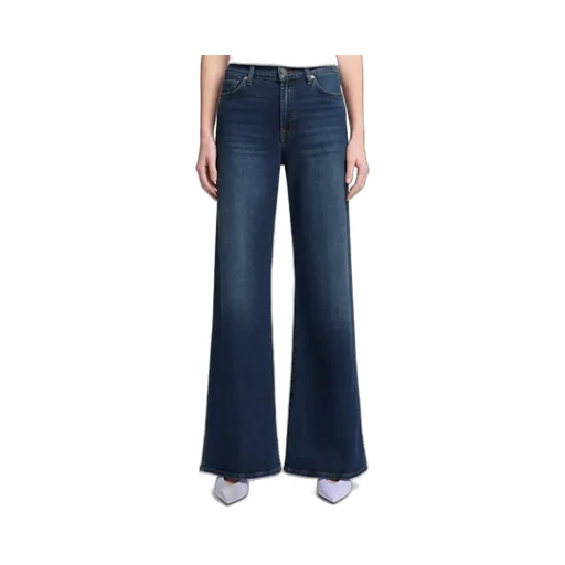 High-Waisted Jeans