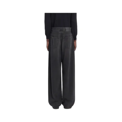 Wide-Leg Jeans