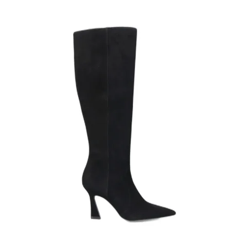 Pointed-Toe Boots