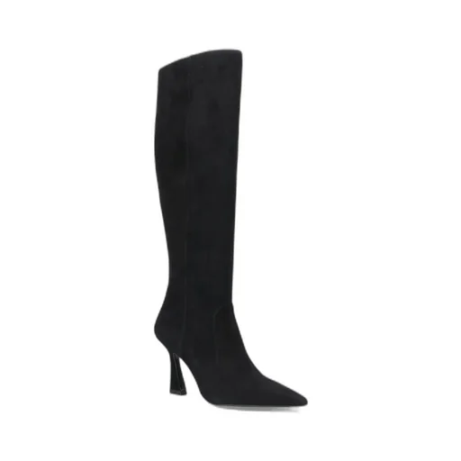 Pointed-Toe Boots