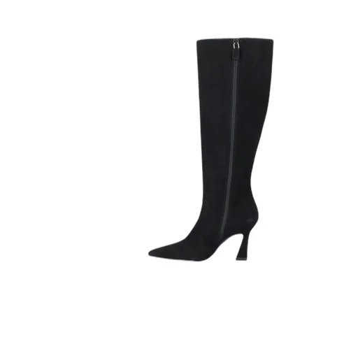 Pointed-Toe Boots