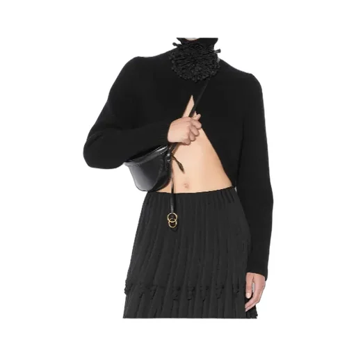 Cut-Out Ponticello Top