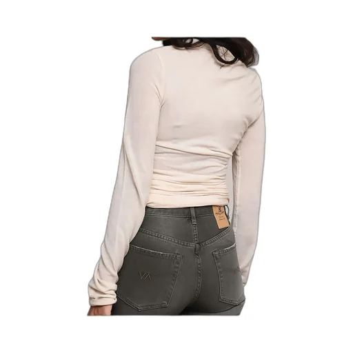 Round-Neck Long-Sleeve T-Shirt