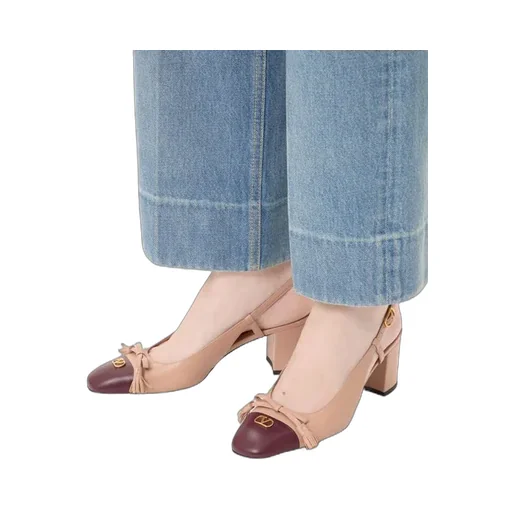 Valentino Valet Du Roi Bow Detailed Pumps