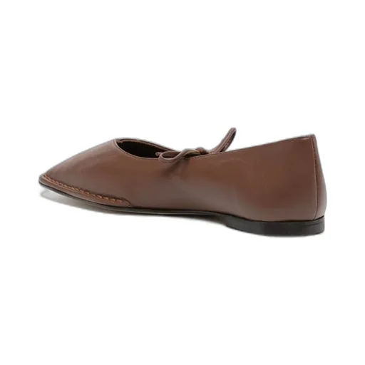 Square-Toe Flat Shoes
