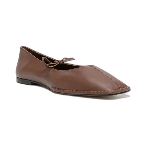 Square-Toe Flat Shoes