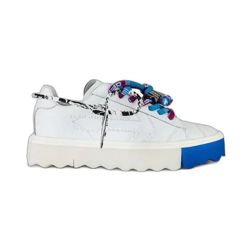 Floating Arrow Low-Top Sneakers