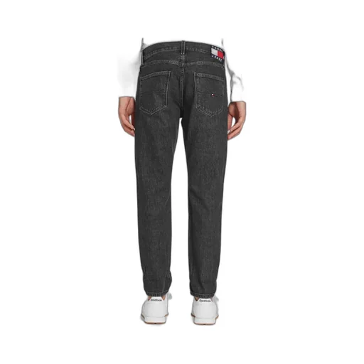 Straight Jeans