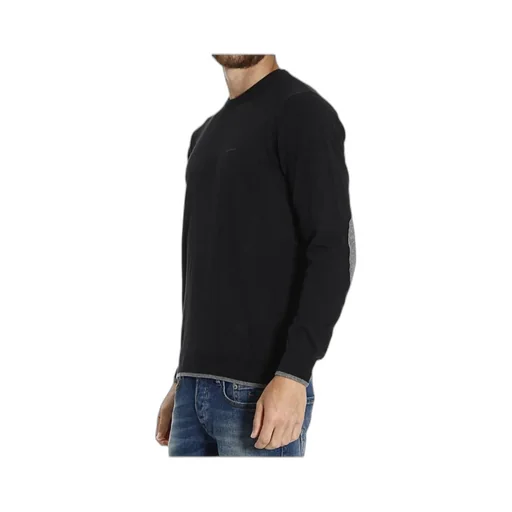 Round-Necked Logo Pullover