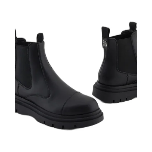 Round Toe Boots
