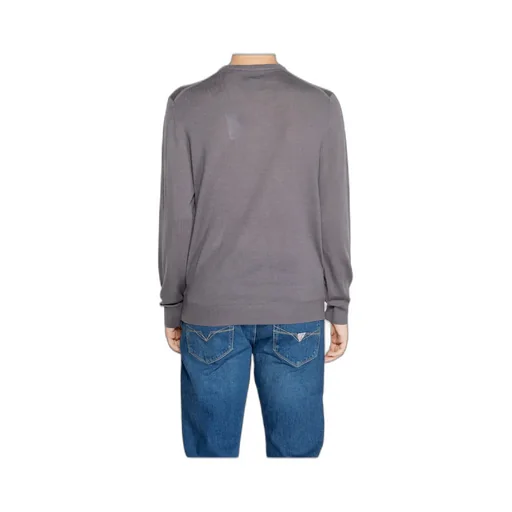 Long-Sleeved Knitwear