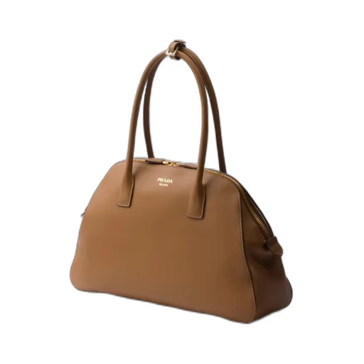 Medium leather tote bag with zipper closure
