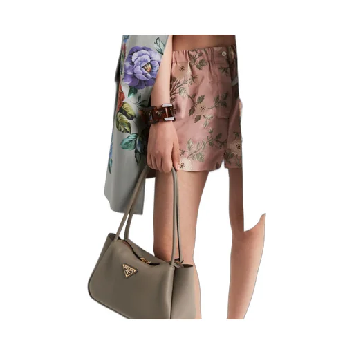 Medium leather handbag