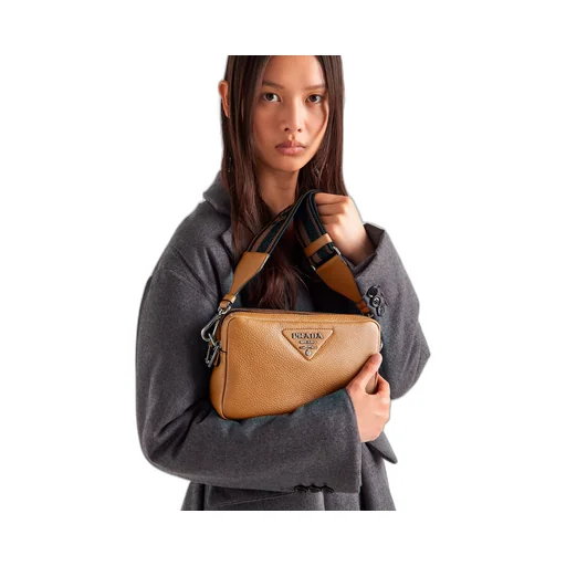 Medium leather bag
