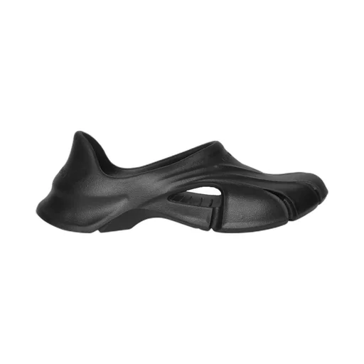 Mold Closed Sneaker