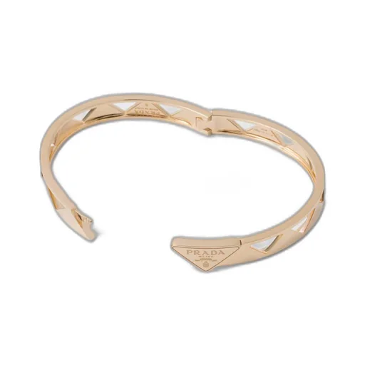Eternal Gold cut-out bangle bracelet in yellow gold