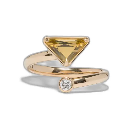 Eternal Gold contrarié ring in yellow gold with diamond and green quartz