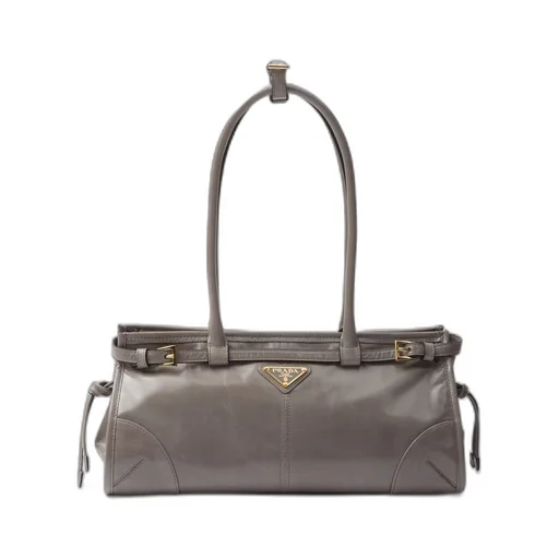 Medium leather handbag